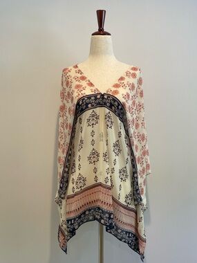 Vince Camuto Boho V-Neck Poncho Top - size XS/S